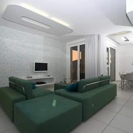 Apartamento Italian With Pool